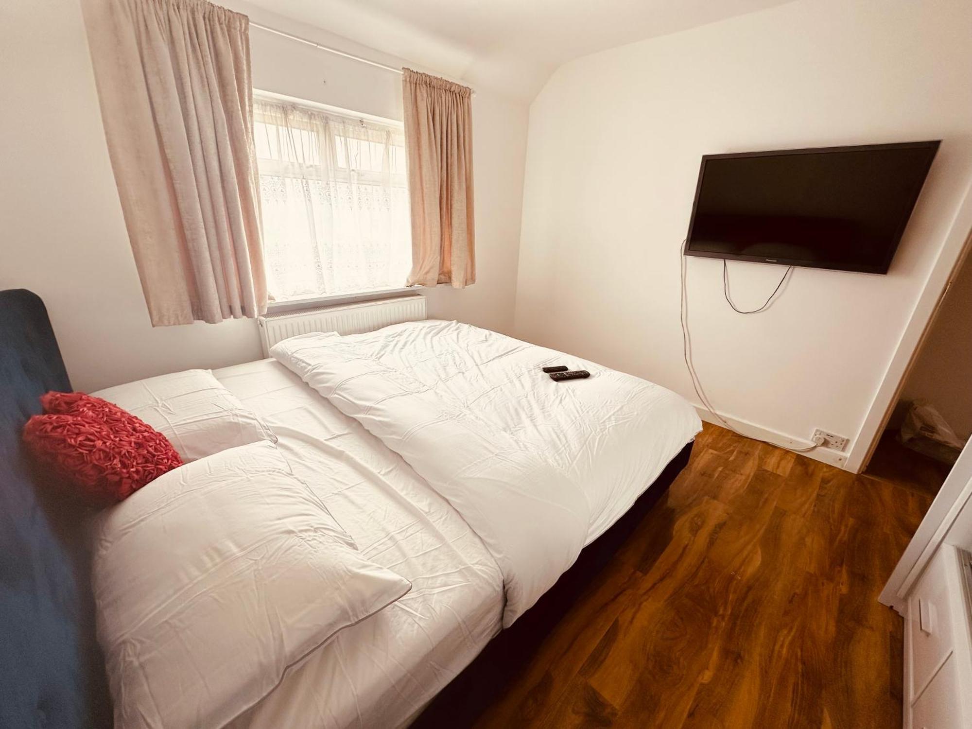 Beautiful Home In London With Easy Access To Central London Sutton  Exteriér fotografie