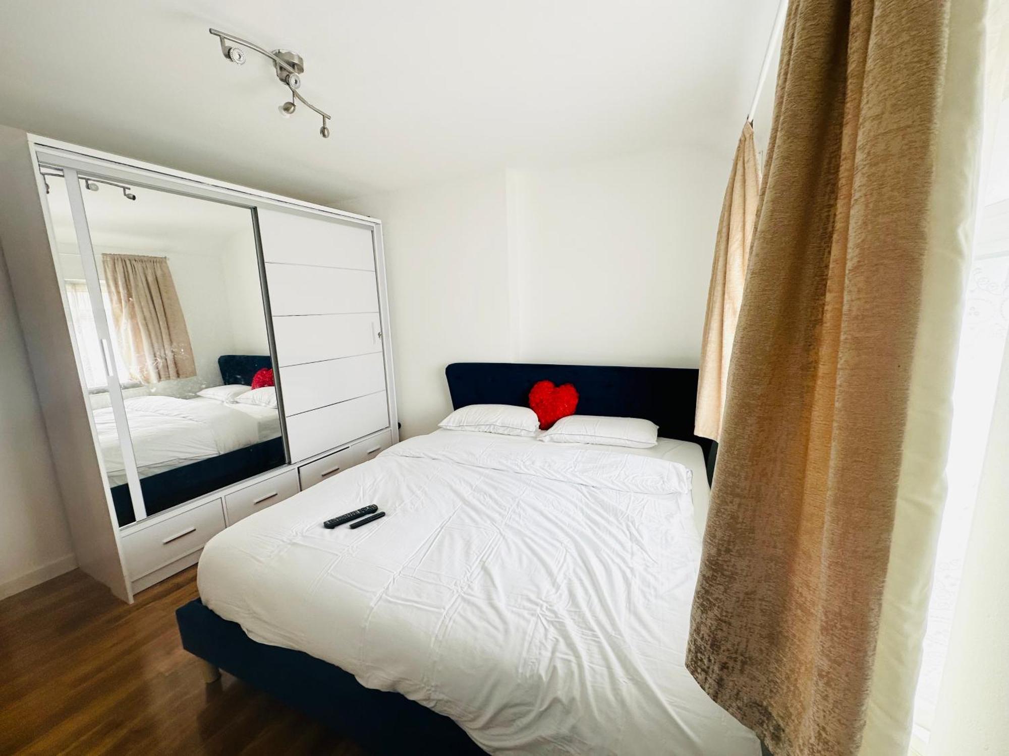 Beautiful Home In London With Easy Access To Central London Sutton  Exteriér fotografie